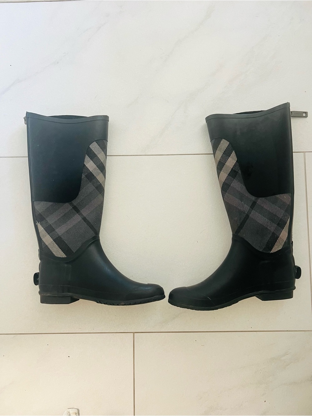 Burberry Rain Boots Signature House Check Black/Gray Size 39 - Picture 2 of 7